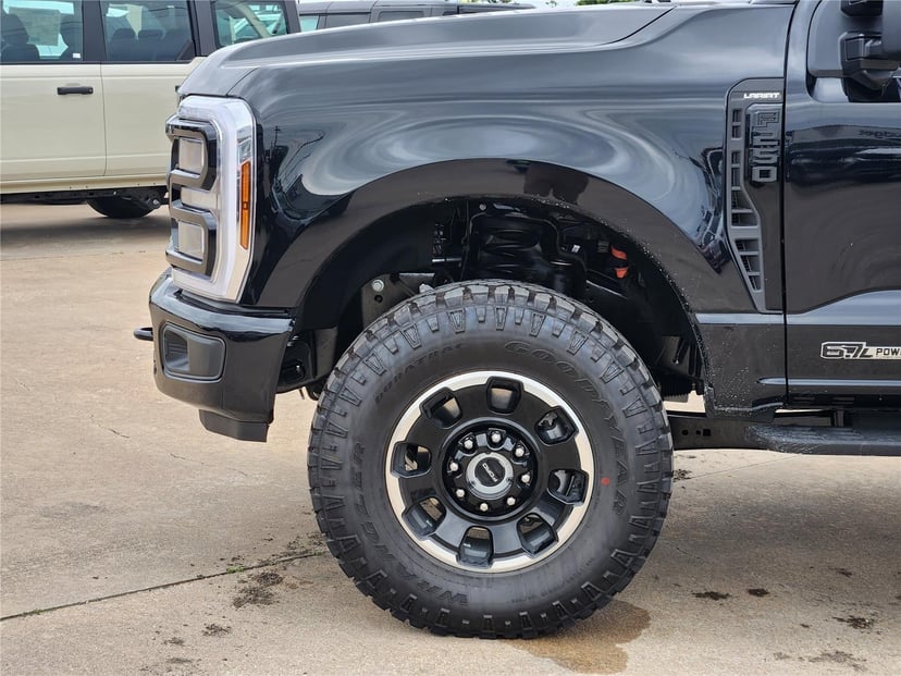 2026 Ford Super Duty F-250 - Image 5