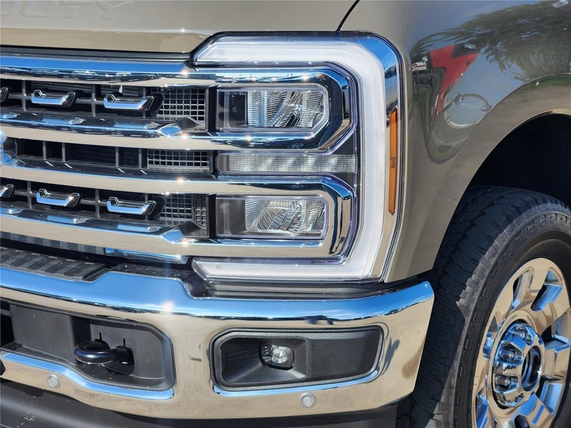 2026 Ford Super Duty F-250 - Image 3