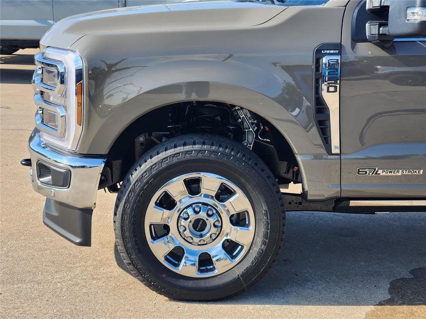 2026 Ford Super Duty F-250 - Image 4