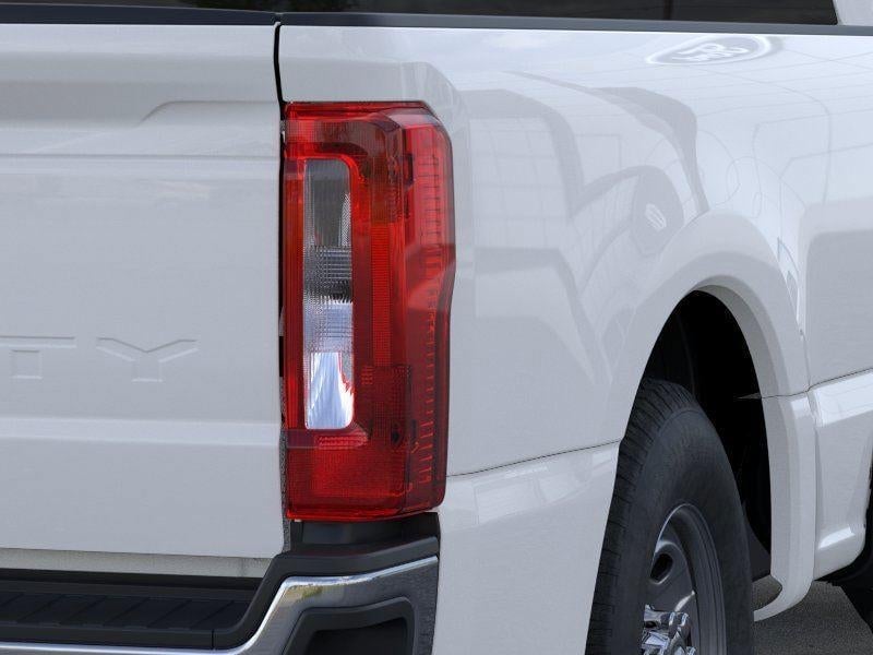 2026 Ford Super Duty F-350 - Image 18