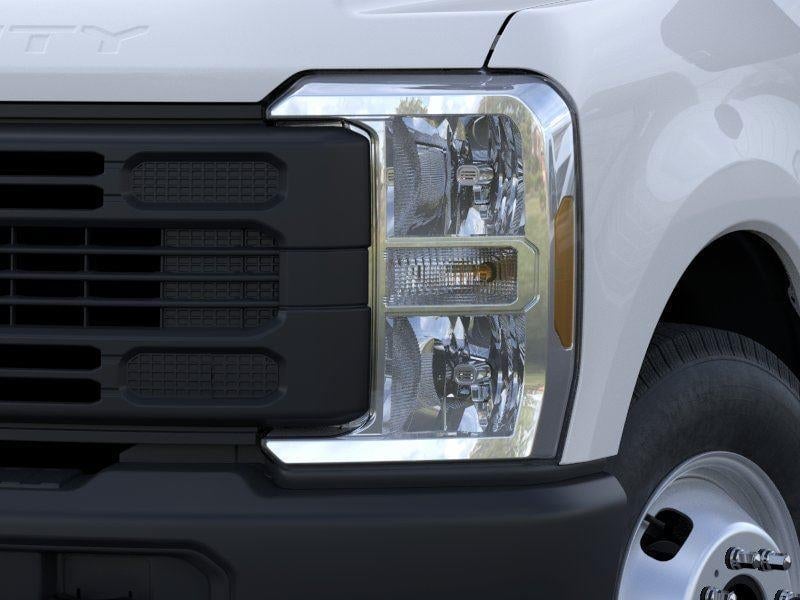 2026 Ford Super Duty F-350 - Image 18