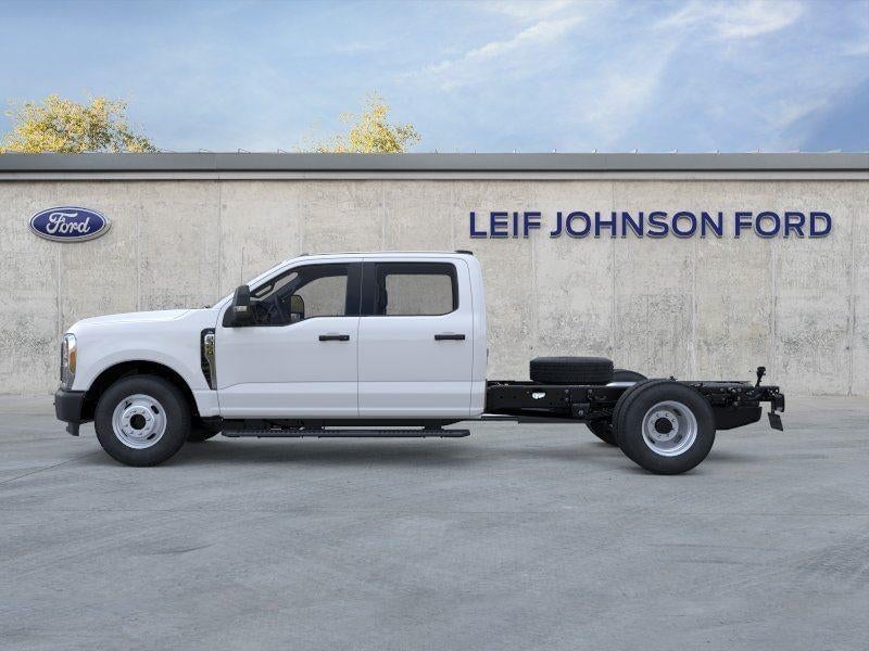 2026 Ford Super Duty F-350 - Image 3