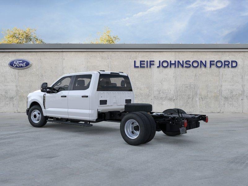 2026 Ford Super Duty F-350 - Image 4