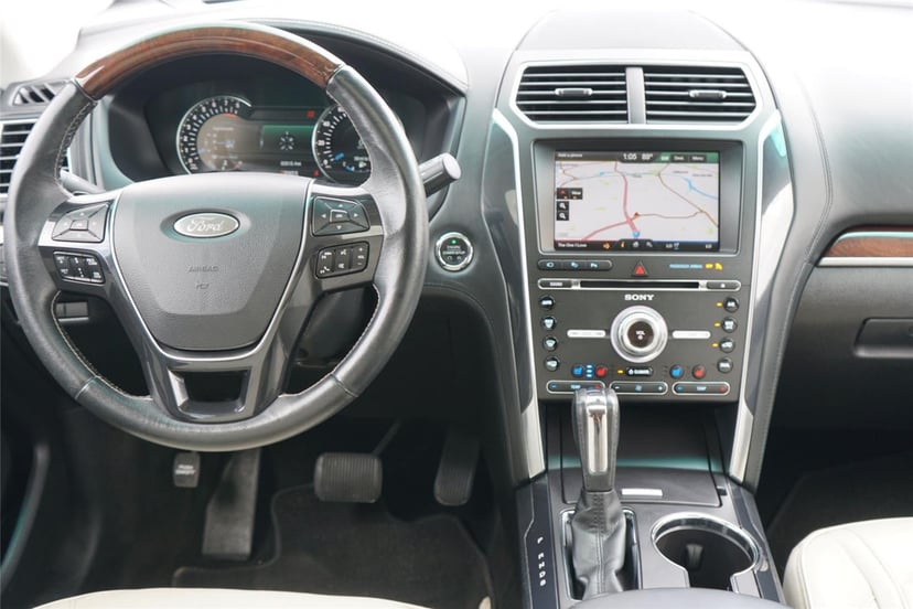 2016 Ford Explorer - Image 26