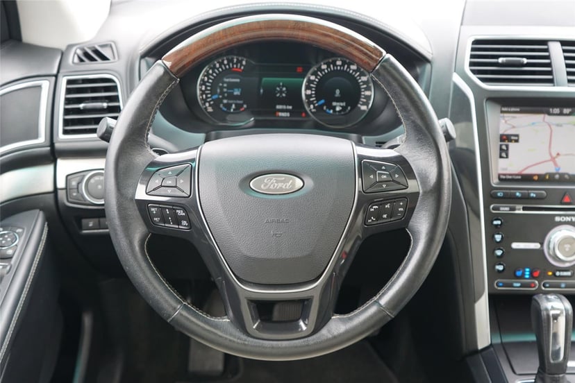 2016 Ford Explorer - Image 27