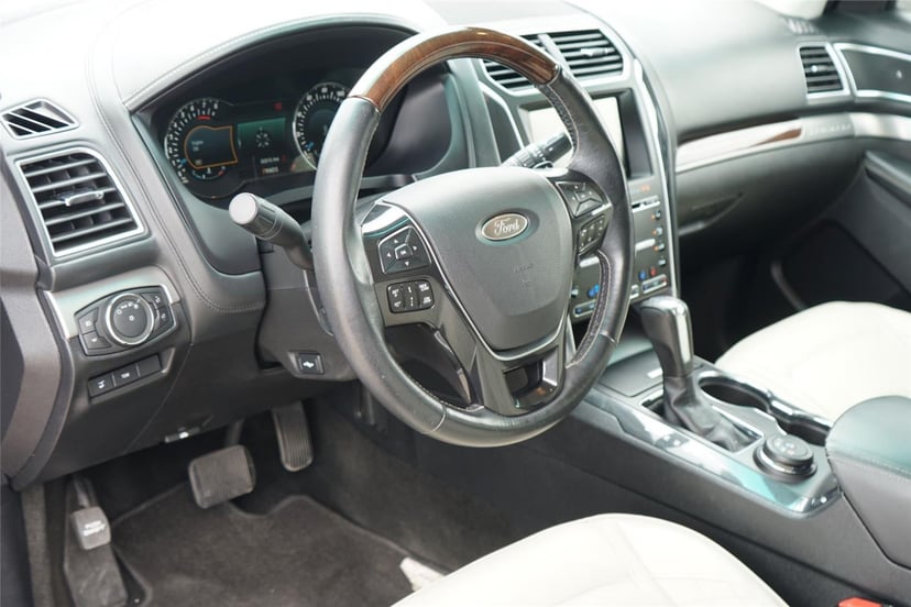 2016 Ford Explorer - Image 9