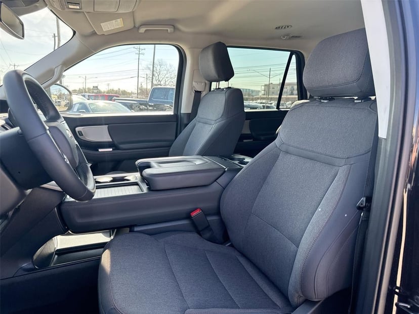 2025 Ford Expedition - Image 10