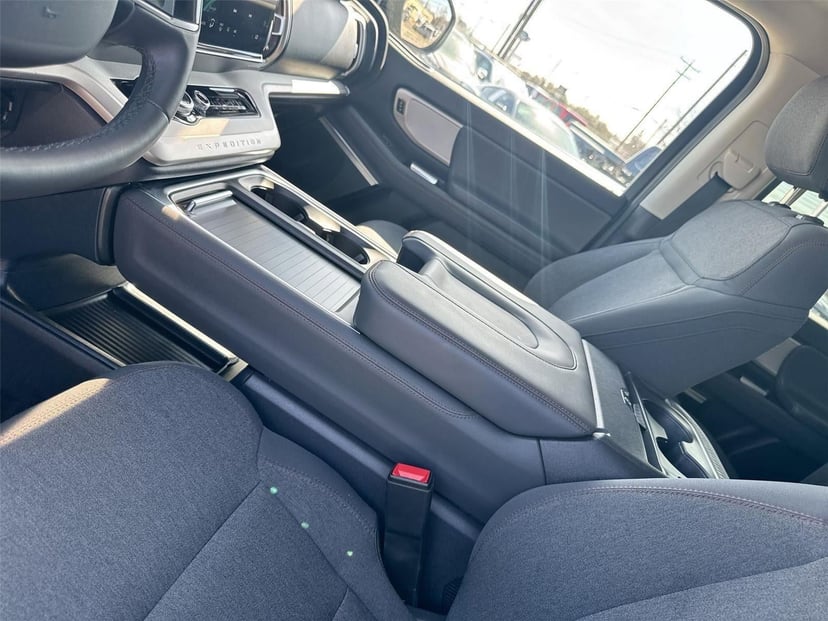 2025 Ford Expedition - Image 20