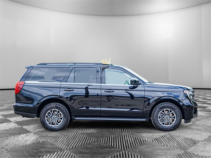 2025 Ford Expedition - Image 2