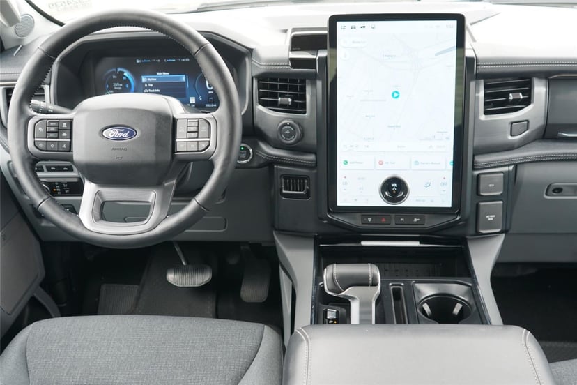 2024 Ford F-150 Lightning - Image 25