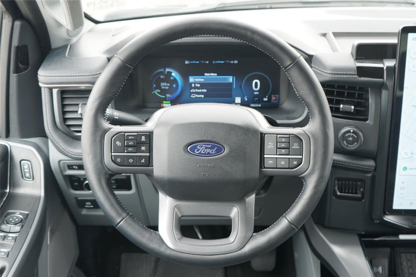 2024 Ford F-150 Lightning - Image 26