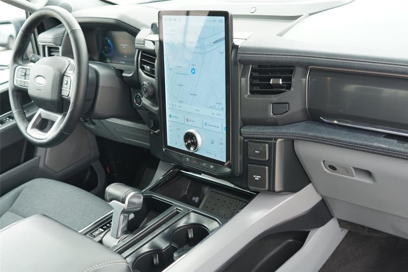 2024 Ford F-150 Lightning - Image 28