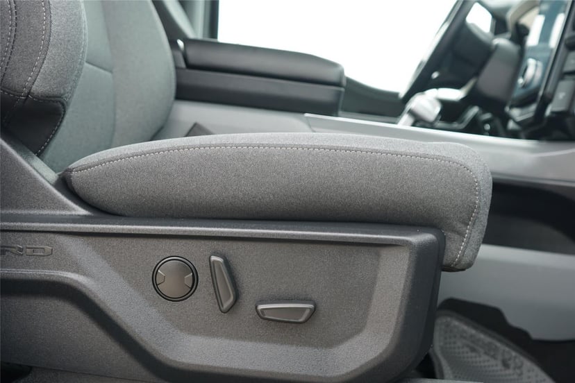 2024 Ford F-150 Lightning - Image 29