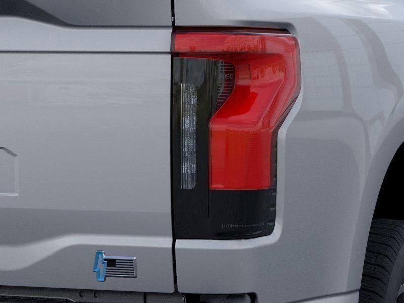 2025 Ford F-150 Lightning - Image 21