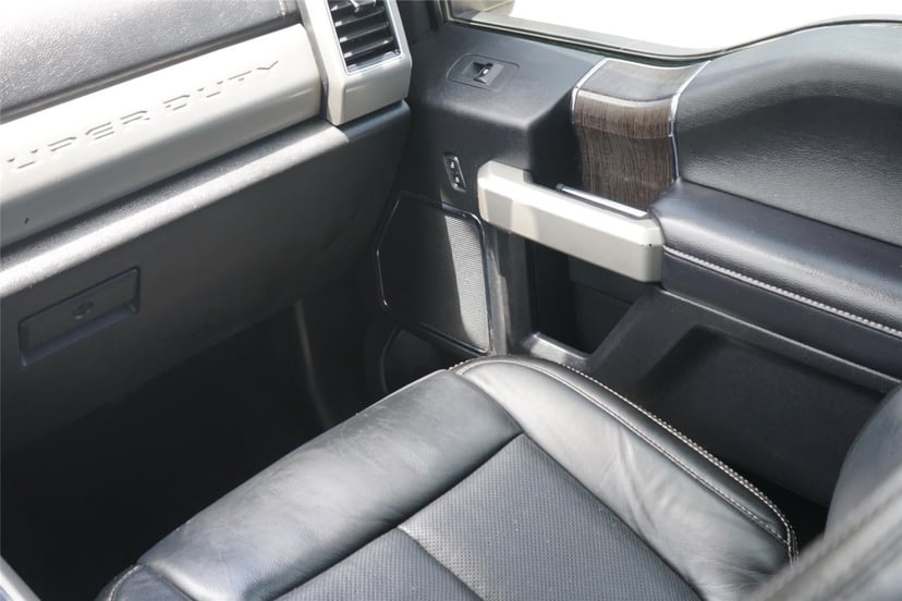 2020 Ford Super Duty F-350 - Image 27