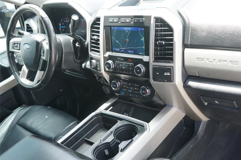 2020 Ford Super Duty F-350 - Image 28