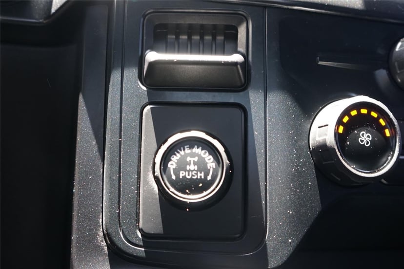 2025 Ford F-150 - Image 14