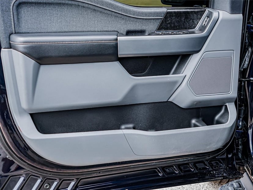2022 Ford F-150 Lightning - Image 18