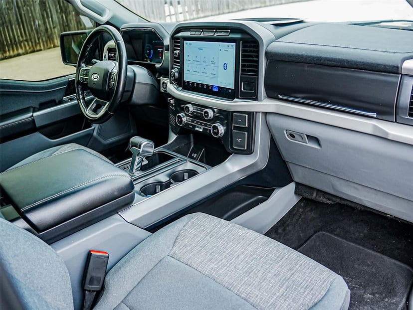 2022 Ford F-150 Lightning - Image 20