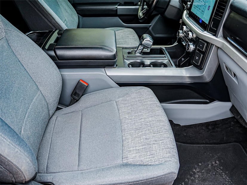 2022 Ford F-150 Lightning - Image 21