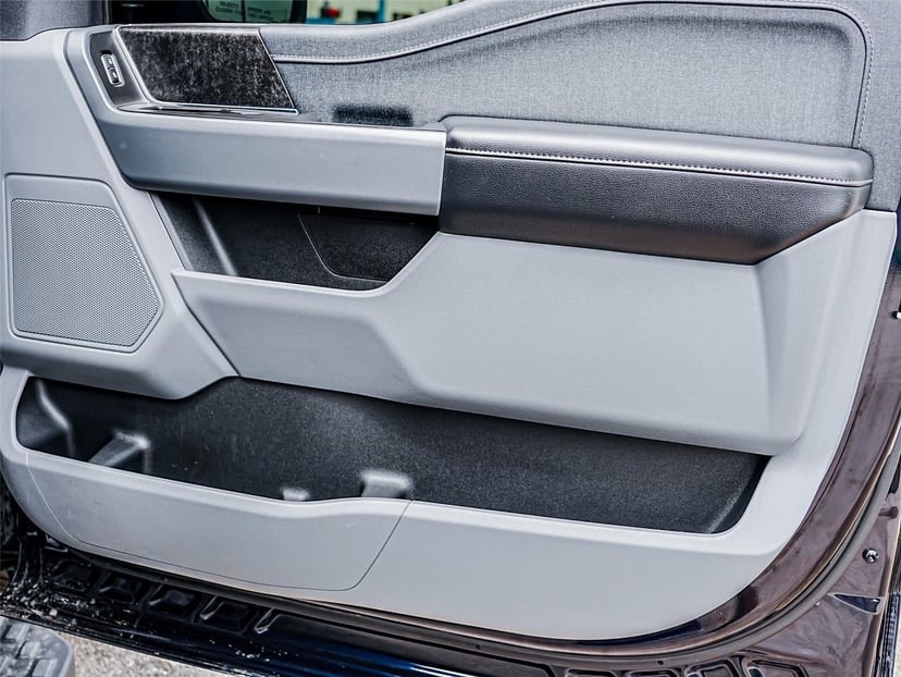 2022 Ford F-150 Lightning - Image 23
