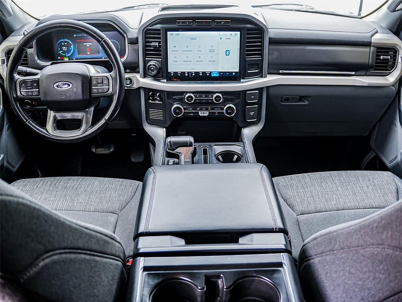 2022 Ford F-150 Lightning - Image 24