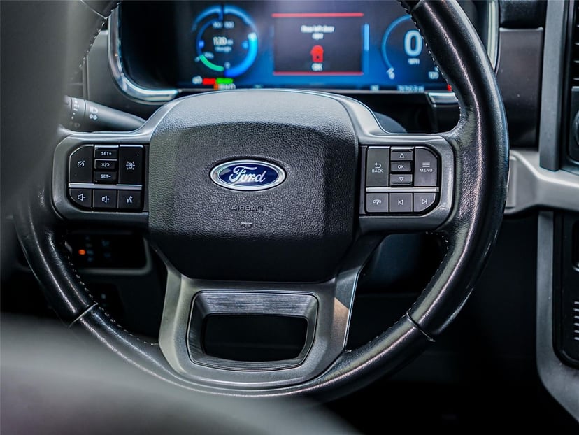 2022 Ford F-150 Lightning - Image 25