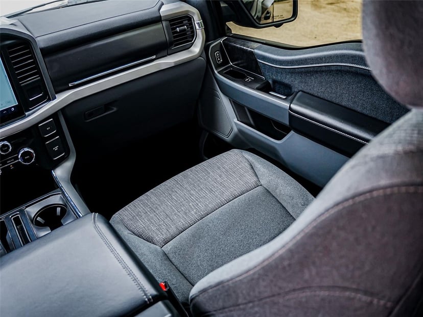 2022 Ford F-150 Lightning - Image 26