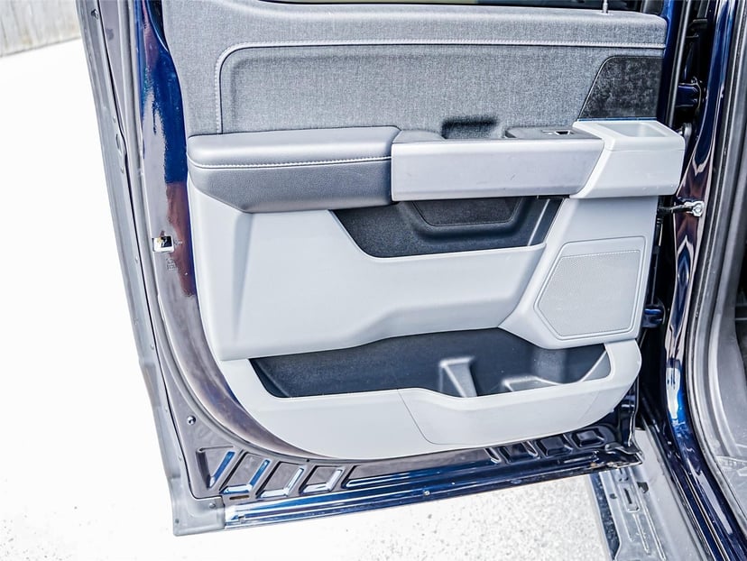 2022 Ford F-150 Lightning - Image 29