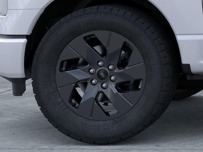 2025 Ford F-150 Lightning - Image 19