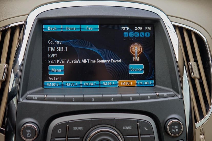 2012 Buick LaCrosse - Image 12