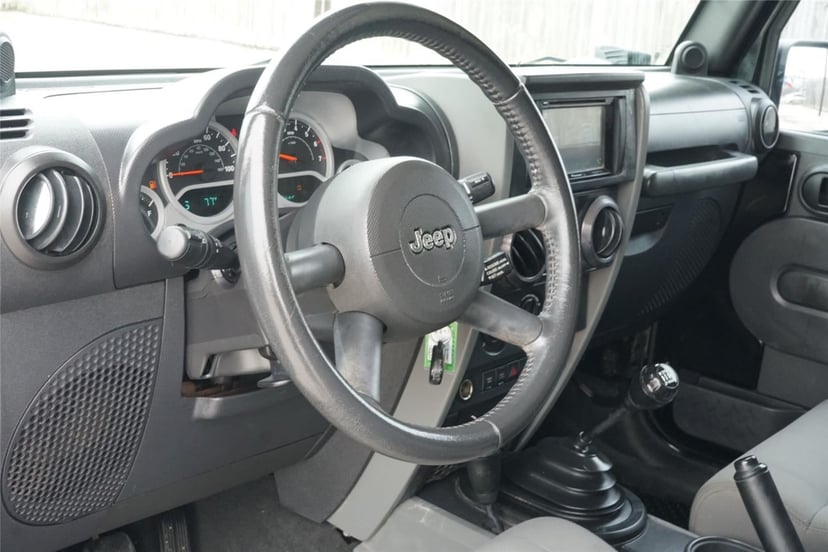 2010 Jeep Wrangler Unlimited - Image 11
