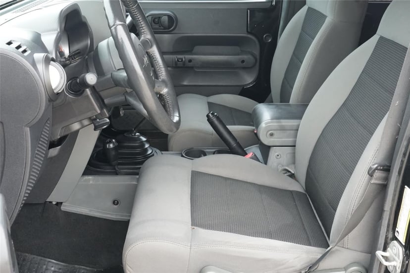 2010 Jeep Wrangler Unlimited - Image 12