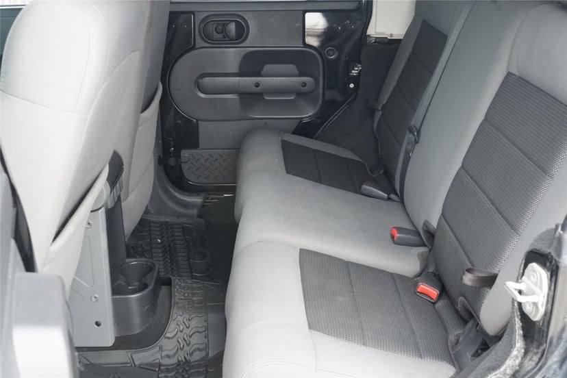 2010 Jeep Wrangler Unlimited - Image 26