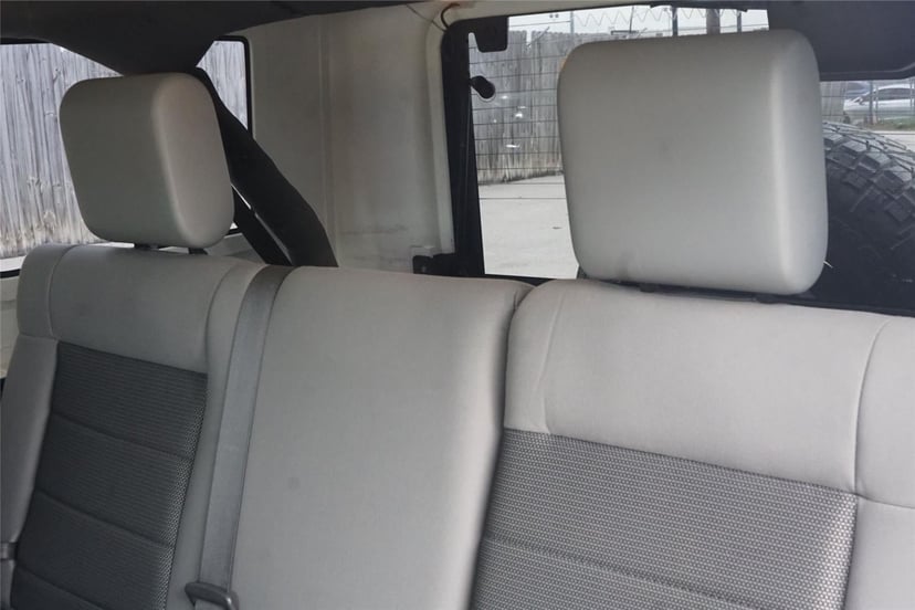 2010 Jeep Wrangler Unlimited - Image 27
