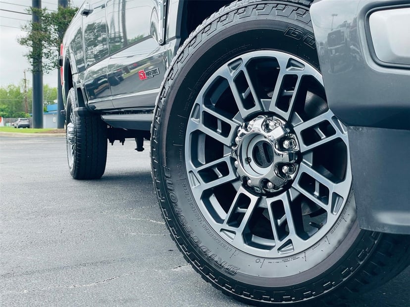 2024 Ford Super Duty F-350 - Image 2