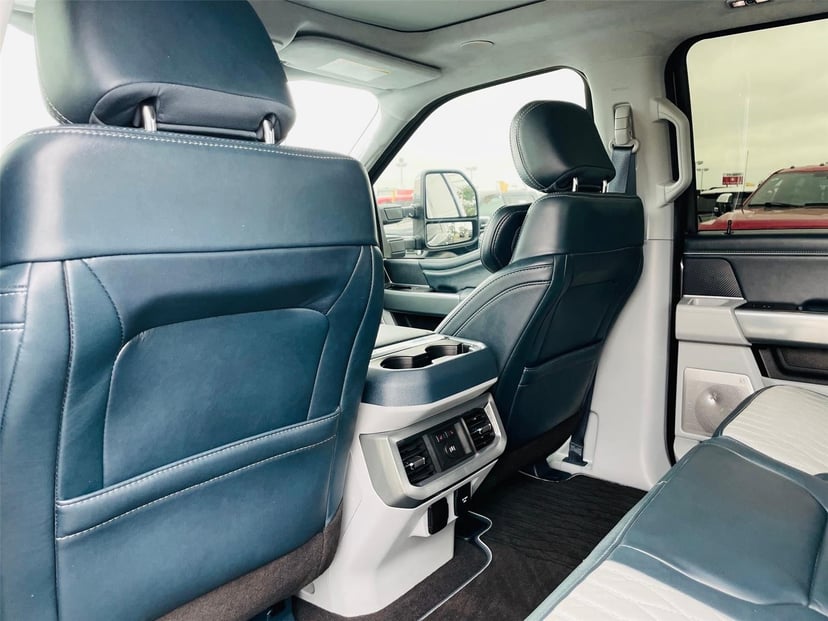 2024 Ford Super Duty F-350 - Image 32