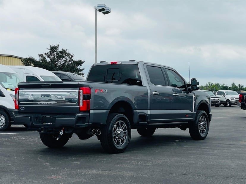 2024 Ford Super Duty F-350 - Image 4