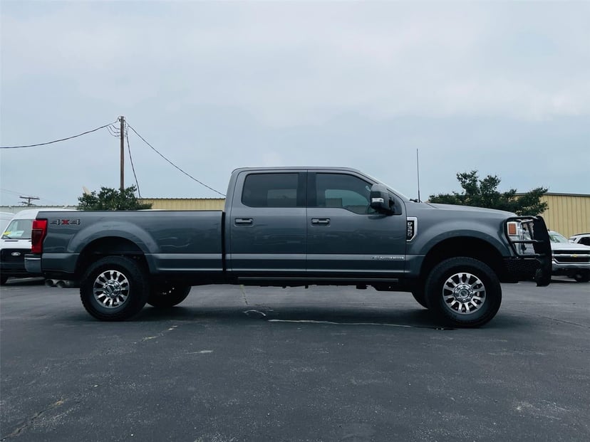 2022 Ford Super Duty F-350 - Image 2