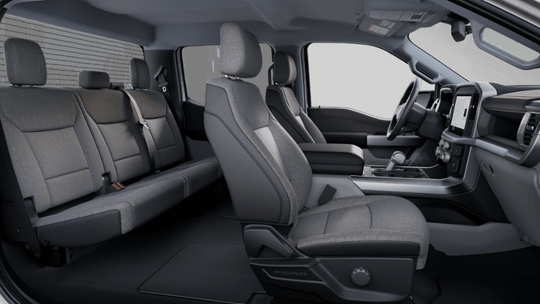 2025 Ford F-150 Lightning - Image 27
