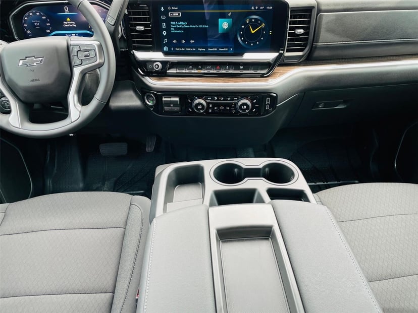 2026 Chevrolet Silverado 1500 - Image 32