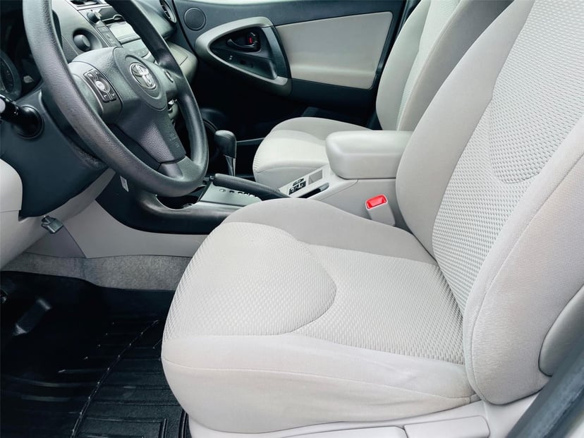 2011 Toyota RAV4 - Image 10