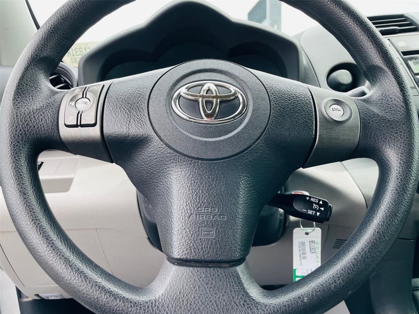 2011 Toyota RAV4 - Image 12