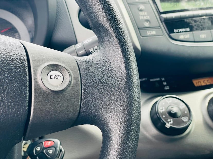 2011 Toyota RAV4 - Image 13