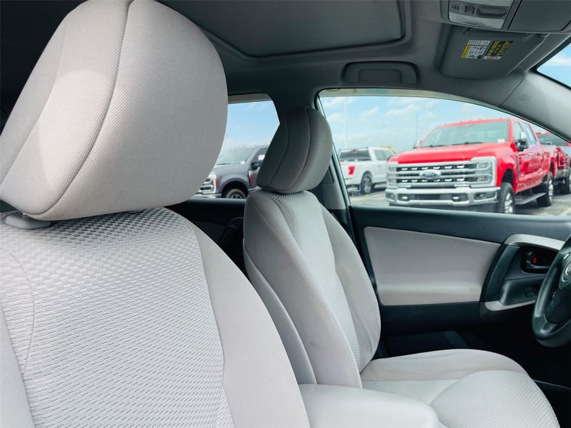 2011 Toyota RAV4 - Image 20