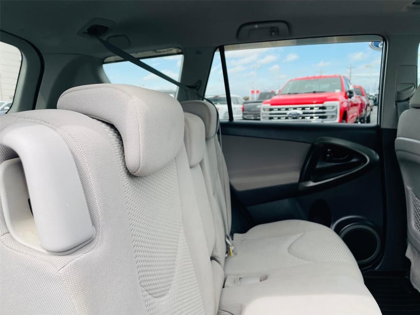 2011 Toyota RAV4 - Image 21