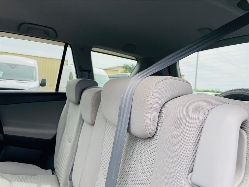 2011 Toyota RAV4 - Image 26