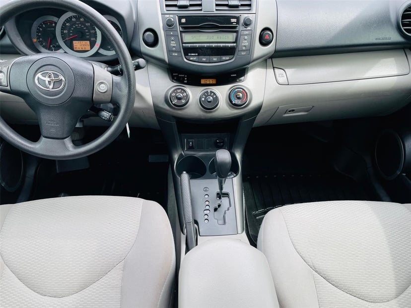 2011 Toyota RAV4 - Image 28
