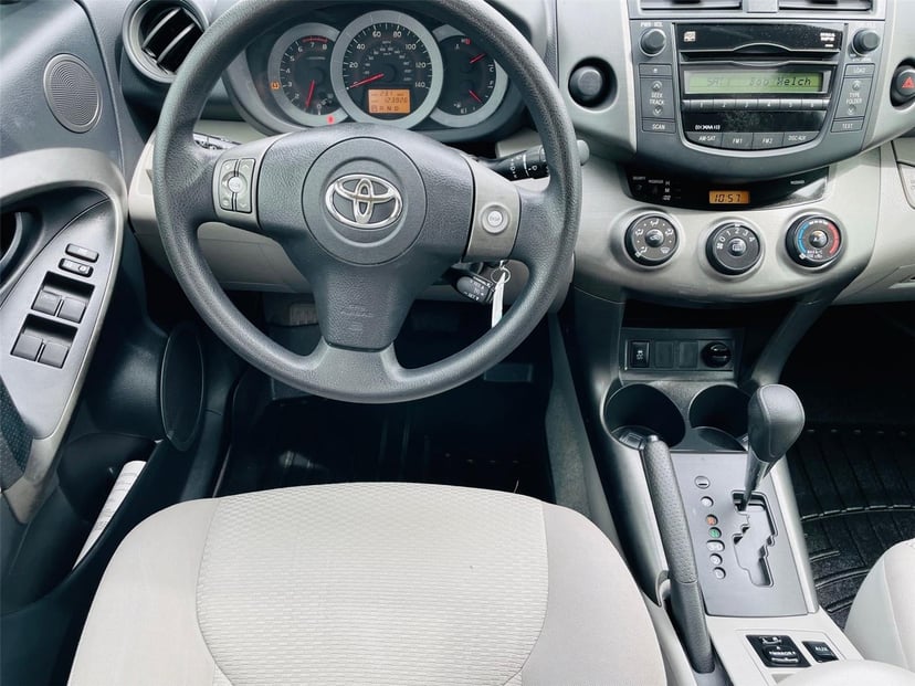 2011 Toyota RAV4 - Image 29