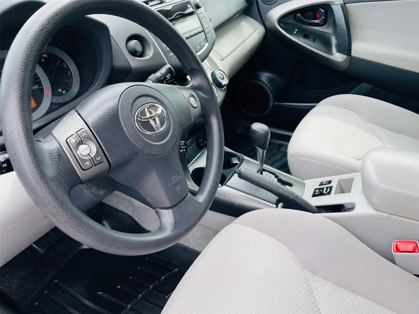2011 Toyota RAV4 - Image 8